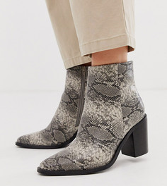 Серые ботинки для широкой стопы в стиле вестерн с эффектом змеиной кожи ASOS DESIGN Bluebell - Серый