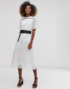 Свободное платье миди с вышивкой ришелье и поясом с заклепками ASOS DESIGN - Белый