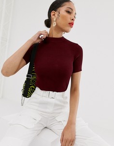 Бордовый трикотажный топ в рубчик с высоким воротом Bershka - Красный