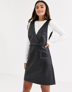Черное полиуретановое платье-сарафан с V-образным вырезом Pimkie - Черный