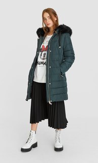 Длинный приталенный анорак Stradivarius