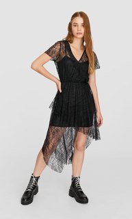 Платье миди с кружевом Stradivarius