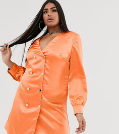 Атласное двубортное платье-рубашка Club L London Plus - Оранжевый