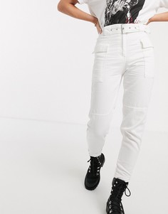 Светло-бежевые брюки карго с поясом Bershka - Белый