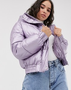 Сиреневая дутая куртка с эффектом металлик и капюшоном Bershka - Фиолетовый