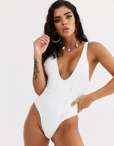 Слитный купальник с ракушками ASOS DESIGN - Белый