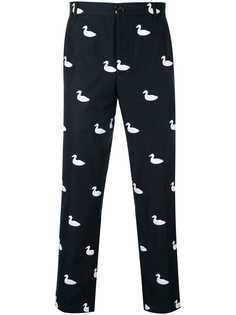 Thom Browne брюки-чинос с вышитым утками