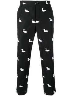 Thom Browne классические саржевые чиносы с вышитыми утками и отделкой кантом