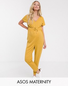 Комбинезон с V-образным вырезом и поясом ASOS DESIGN Maternity - Желтый