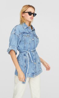 Джинсовая куртка с поясом Stradivarius