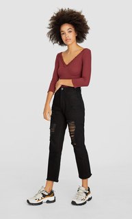 Топ с V-образным вырезом и кружевной отделкой Stradivarius