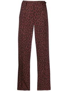 A.P.C. укороченные брюки с леопардовым принтом