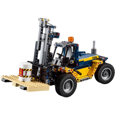 Игровой набор LEGO Technic Сверхмощный вилочный погрузчик