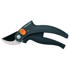Секатор рычажный плоскостной Fiskars