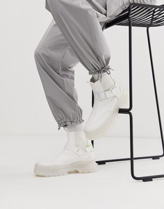 Белые ботинки челси из искусственной кожи на толстой подошве ASOS DESIGN - Мульти