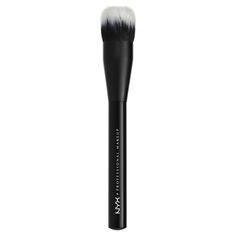 Профессиональная кисть для нанесения тональных средств. PRO BRUSH - DUAL FIBER FNDTN 04 NYX Professional Makeup