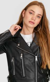 Куртка в байкерском стиле Stradivarius