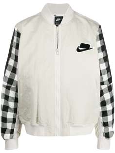 Nike бомбер NSW с клетчатыми рукавами