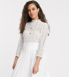 Белое кружевное платье мини с рукавами 3/4 Little Mistress Petite