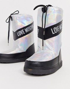 Зимние сапоги с символикой мира и эффектом "металлик" Love Moschino