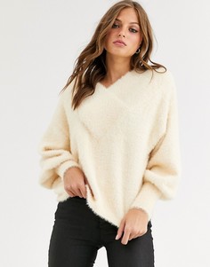 Пушистый свободный джемпер с V-образным вырезом Y.A.S