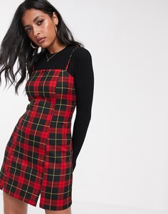 Красное платье мини на бретельках в клетку Stradivarius
