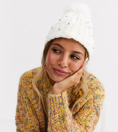 Эксклюзивная зимняя шапка-бини белого цвета с помпоном и искусственным жемчугом Stitch & Pieces