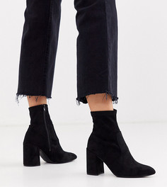 Черные остроносые ботильоны на каблуке из искусственной замши New Look Wide Fit