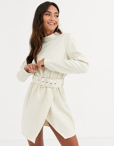 Кремовое платье мини с высоким воротом и поясом In The Style x Stephsa