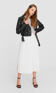 Базовая куртка из искусственной кожи с ремнем Stradivarius