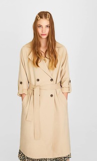 Длинный тренч из струящейся ткани Stradivarius
