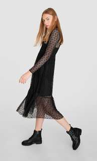Кружевное платье миди Stradivarius