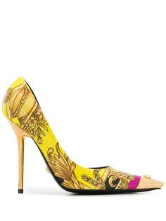Versace туфли-лодочки с заостренным носком и принтом Baroque