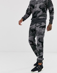 Камуфляжные джоггеры adidas Originals