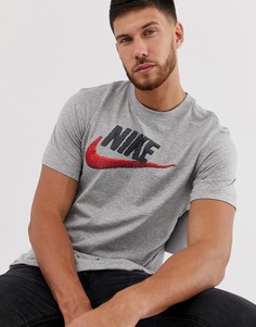 Серая футболка с логотипом Nike
