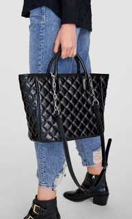 Стеганая сумка-шопер с цепочкой Stradivarius