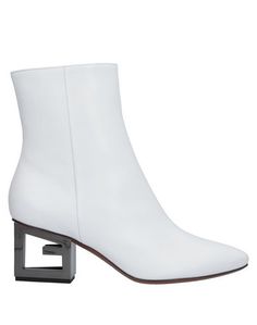 Полусапоги и высокие ботинки Givenchy