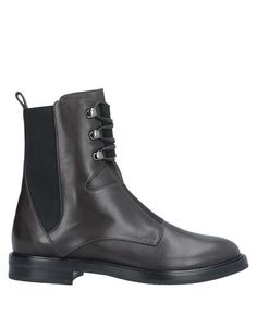 Полусапоги и высокие ботинки Casadei