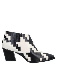 Полусапоги и высокие ботинки Roger Vivier