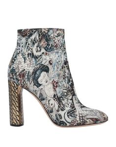 Полусапоги и высокие ботинки Casadei