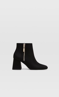Черные ботильоны на высоком каблуке Stradivarius