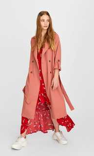 Длинный тренч из струящейся ткани Stradivarius