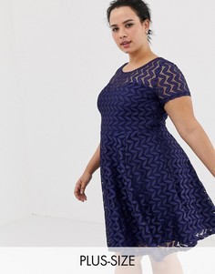 Короткое приталенное платье из кружева Yumi Plus-Темно-синий