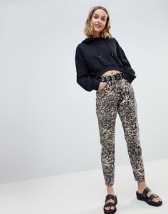 Джинсы в винтажном стиле с леопардовым принтом ASOS DESIGN Ritson-Мульти