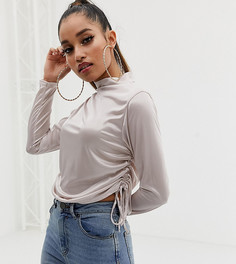 Серебристый шелковистый топ со сборками по бокам Missguided Petite-Бежевый