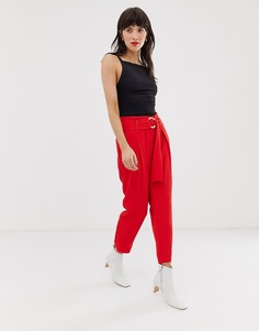 Красные суженные книзу брюки с декоративным кольцом River Island-Красный