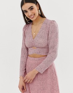 Блузка в горошек с запахом Fashion Union-Розовый