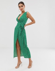 Платье в горошек с глубоким вырезом и поясом Club L-Зеленый