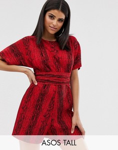 Плиссированный ромпер с короткими рукавами и змеиным принтом ASOS DESIGN Tall-Красный
