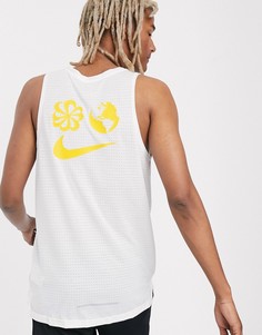 Белый жилет Nike Running x Cody Hudson